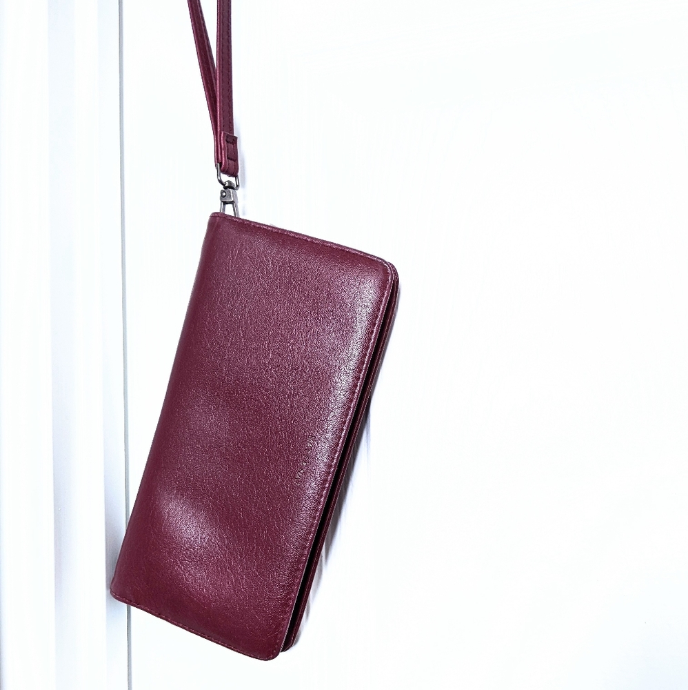 Matt & Nat Vtg Burgundy Vegan Wristlet / Large Wallet. Rare find.